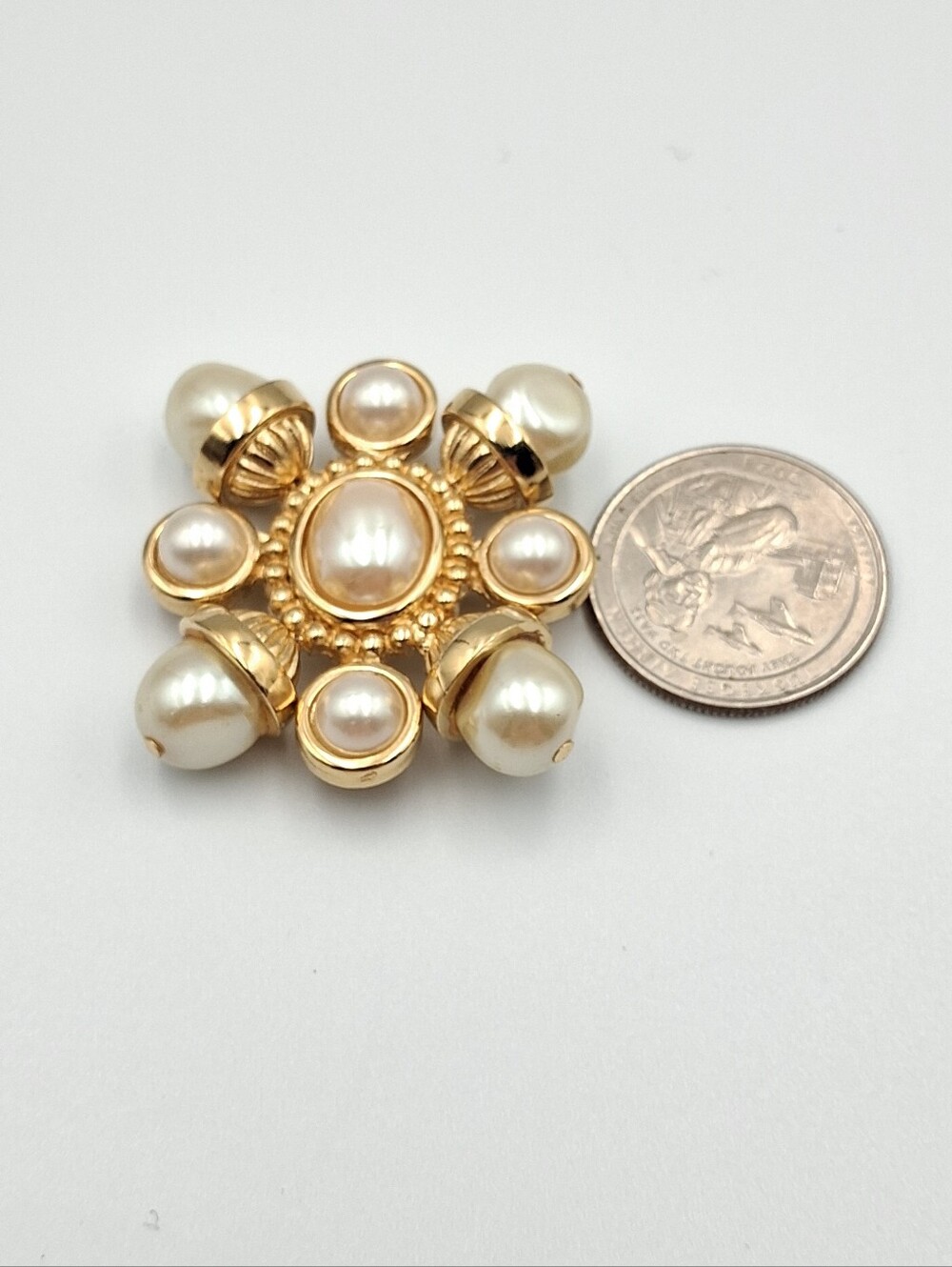 VPM431. Gold-Tone Pearl Cluster Brooch - Signed St. John